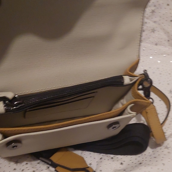 Elegant Tan and Cream Women's Bag. Like New. - Picture 7 of 7